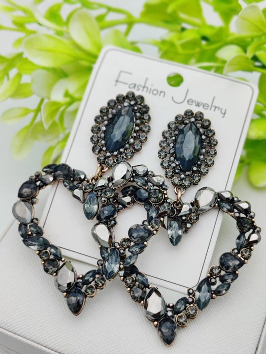 Imported Elegant Heart-shaped Black Crystal Statement Earrings – A True Masterpiece